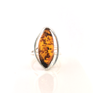 Sidabrinis žiedas su gintaru