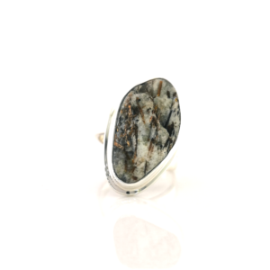 Sidabrinis žiedas su astrofilitu