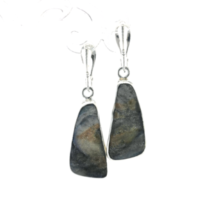 Sidabriniai auskarai su chalcedonu