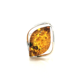 Sidabrinis žiedas su gintaru